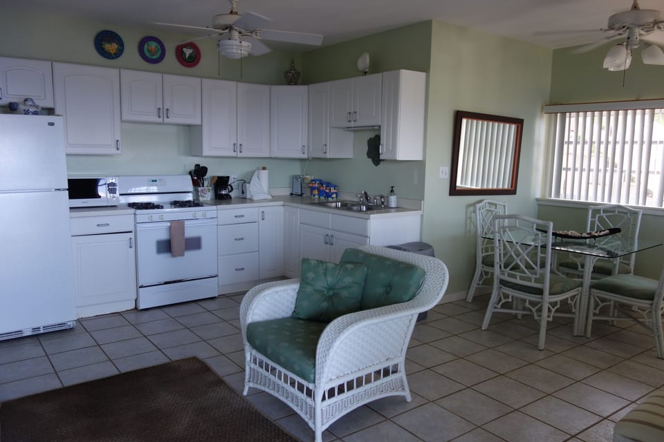 Lower Unit Kitchen and Dining