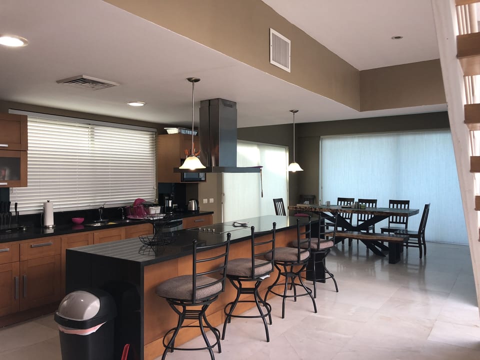 Kitchen/breakfast bar