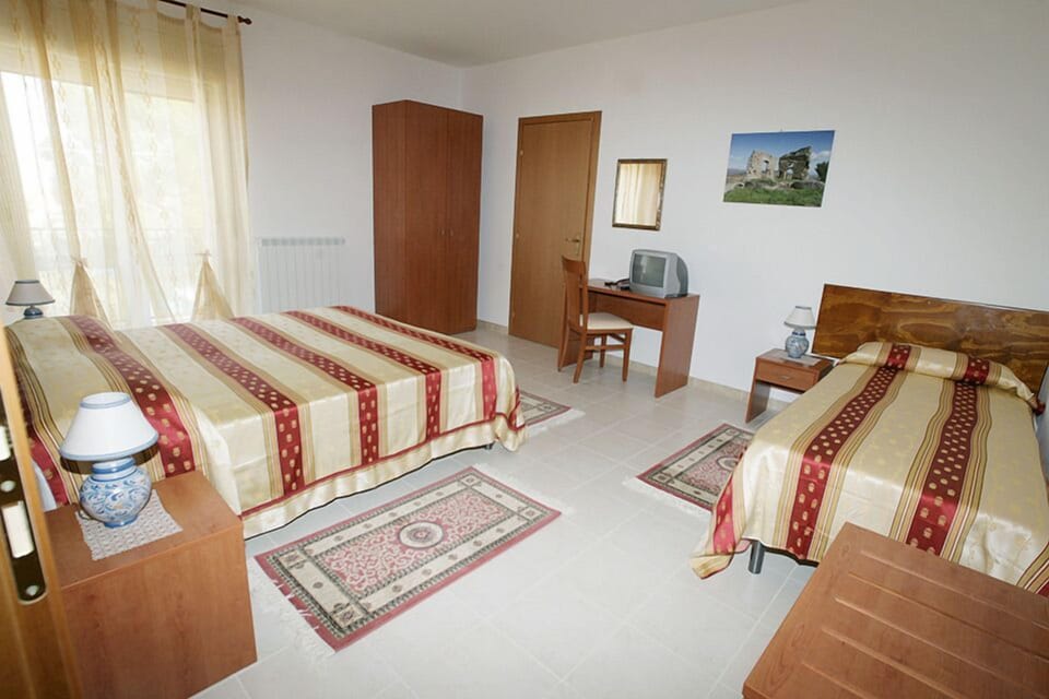 Comfort Triple Room, Multiple Beds, Private Bathroom | Desk, soundproofing, rollaway beds, free WiFi