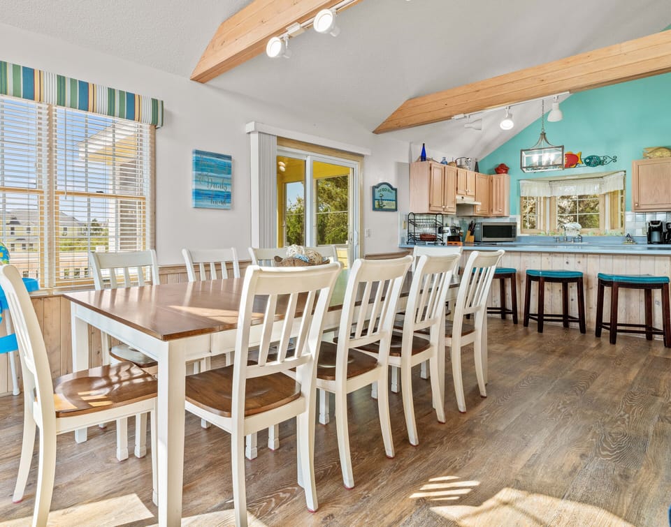 Dining Area - Top Level