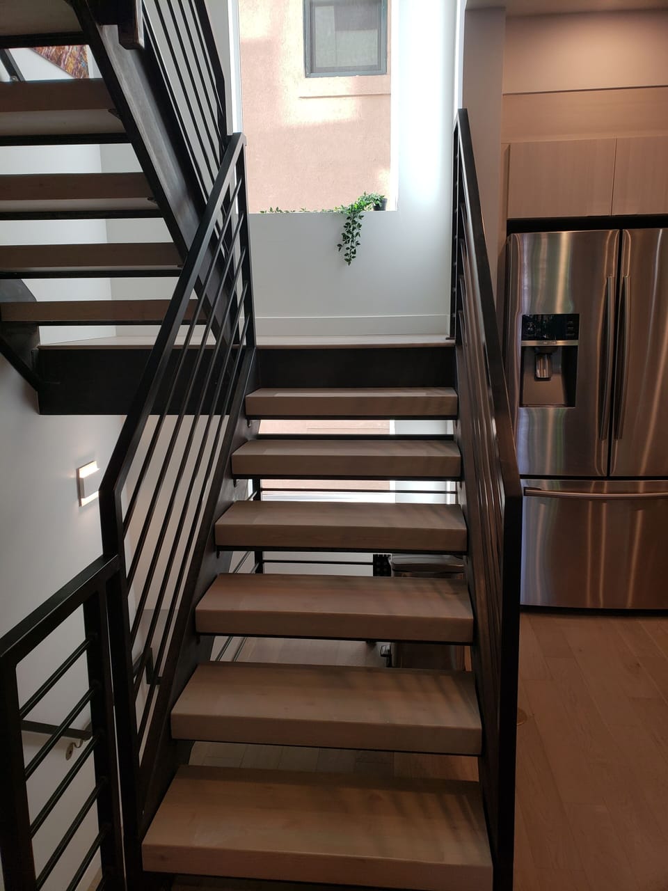 stairway to 2nd floor 