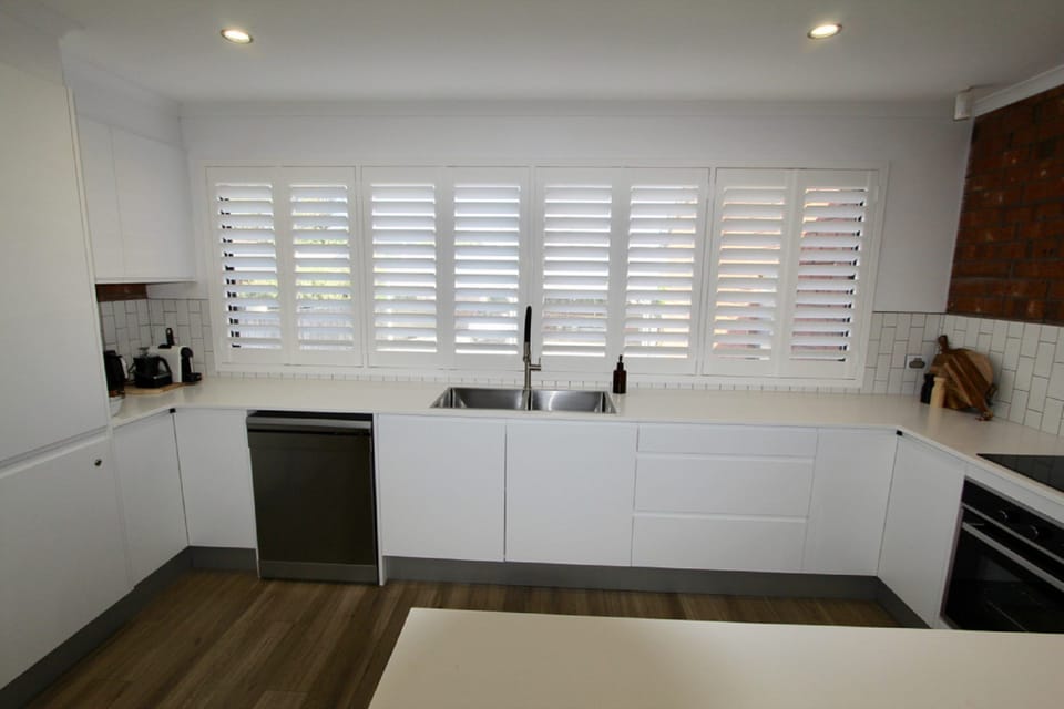Recently renovated kitchen with modern appliances and ample bench space.
Includes oven, cooktop, microwave, kettle, fridge/freezer, and dishwasher