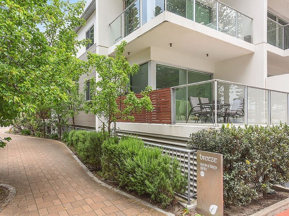 Ground floor positioning for ease of access, with the added benefit of elevated views