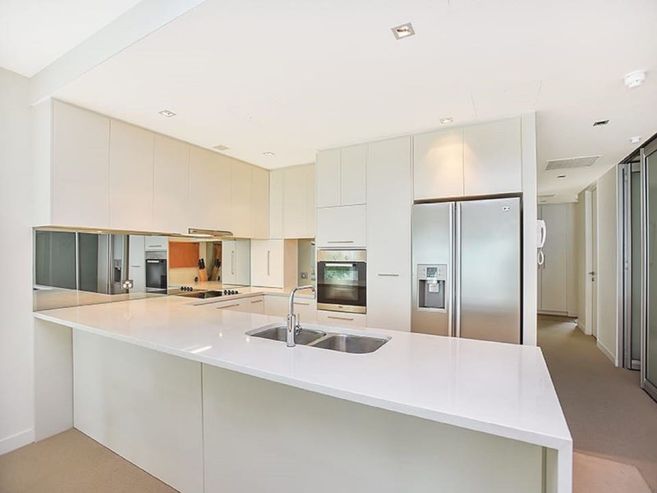 Stocked with essential cookware, utensils, and dining ware – designed to support self-catering stays and extended holiday bookings.