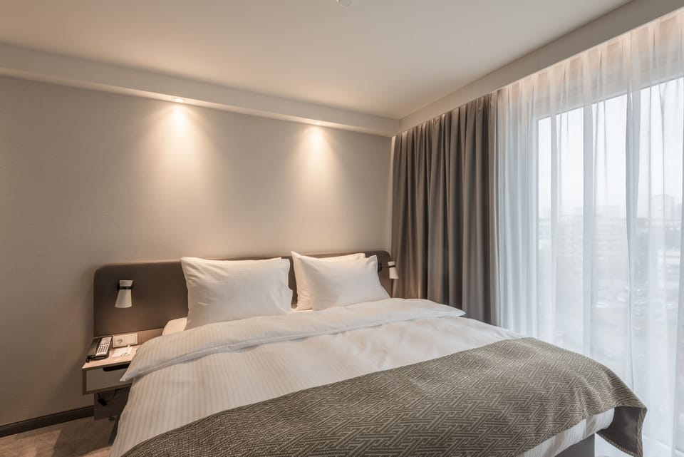 Premium Room | In-room safe, individually decorated, individually furnished, desk