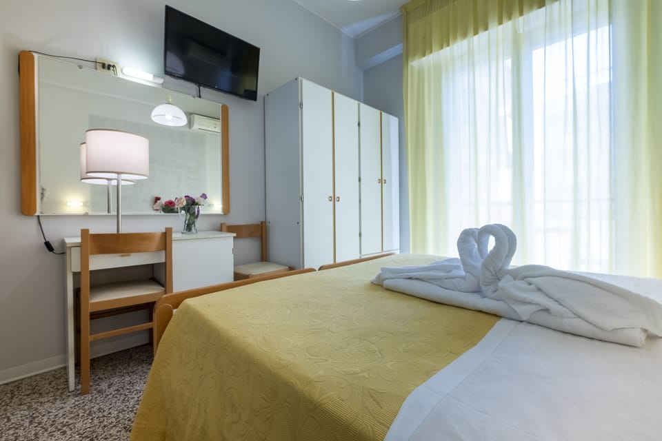 Standard Double Room, 1 Queen Bed | Blackout drapes, soundproofing, WiFi (free), bed sheets