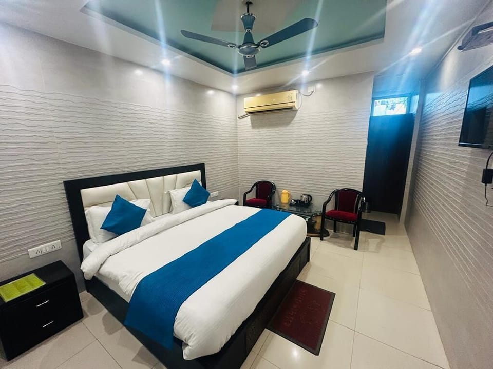 Premium Room | 1 bedroom, desk, free WiFi, bed sheets