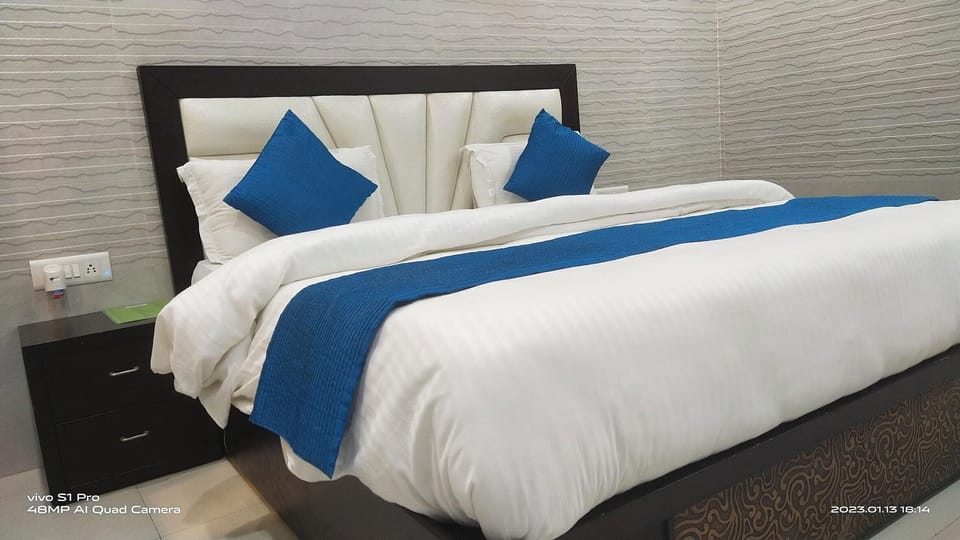 1 bedroom, desk, free WiFi, bed sheets
