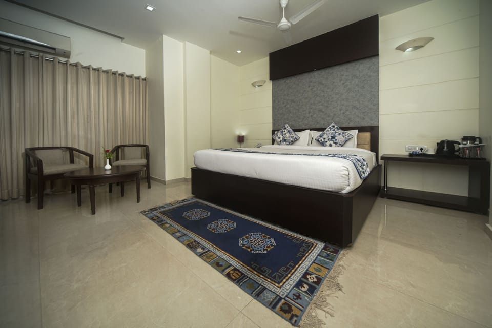Executive Room | Desk, soundproofing, rollaway beds, free WiFi