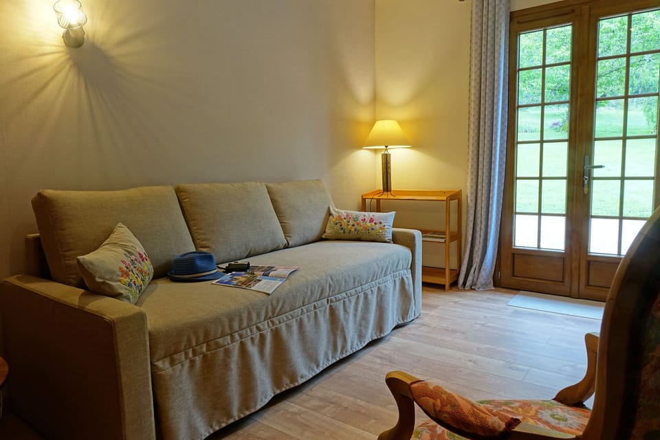 Family Suite | Living area | Toys, books