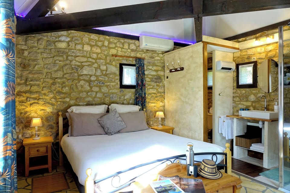 Double Room (La Borie) | Premium bedding, individually decorated, individually furnished