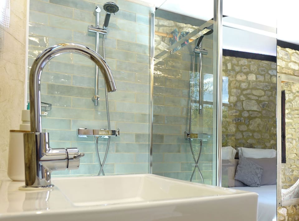 Double Room (La Borie) | Bathroom | Shower, rainfall showerhead, eco-friendly toiletries, hair dryer