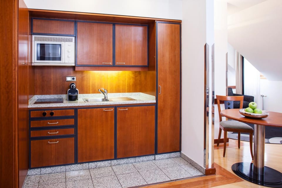 Stovetop, electric kettle, eco-friendly cleaning products