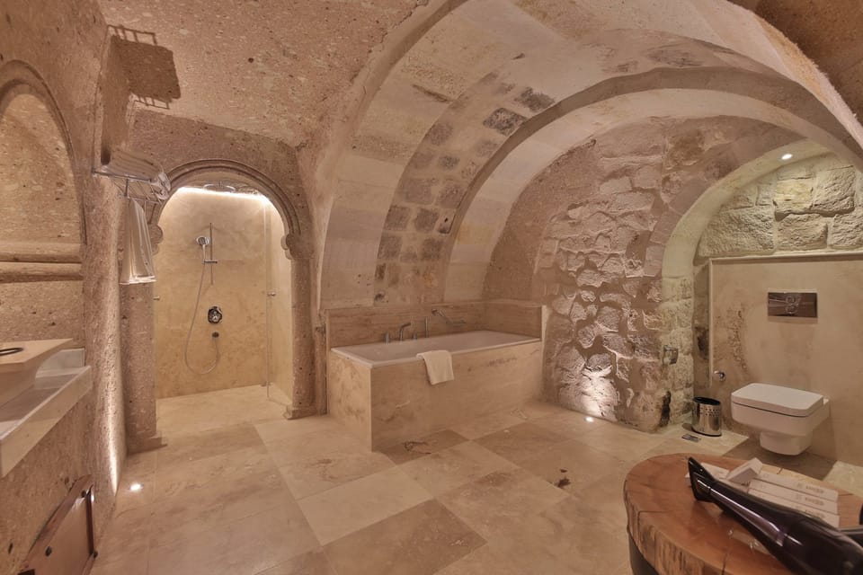 Separate tub and shower, jetted tub, rainfall showerhead