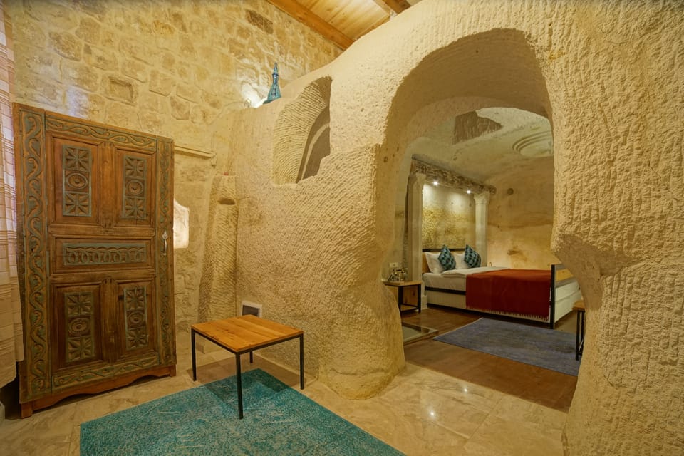 Executive Suite | 1 bedroom, minibar, in-room safe, desk