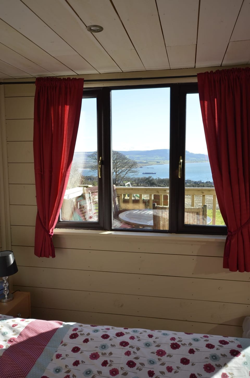 Rustic Log Cabin | Premium bedding, Tempur-Pedic beds, in-room safe, soundproofing