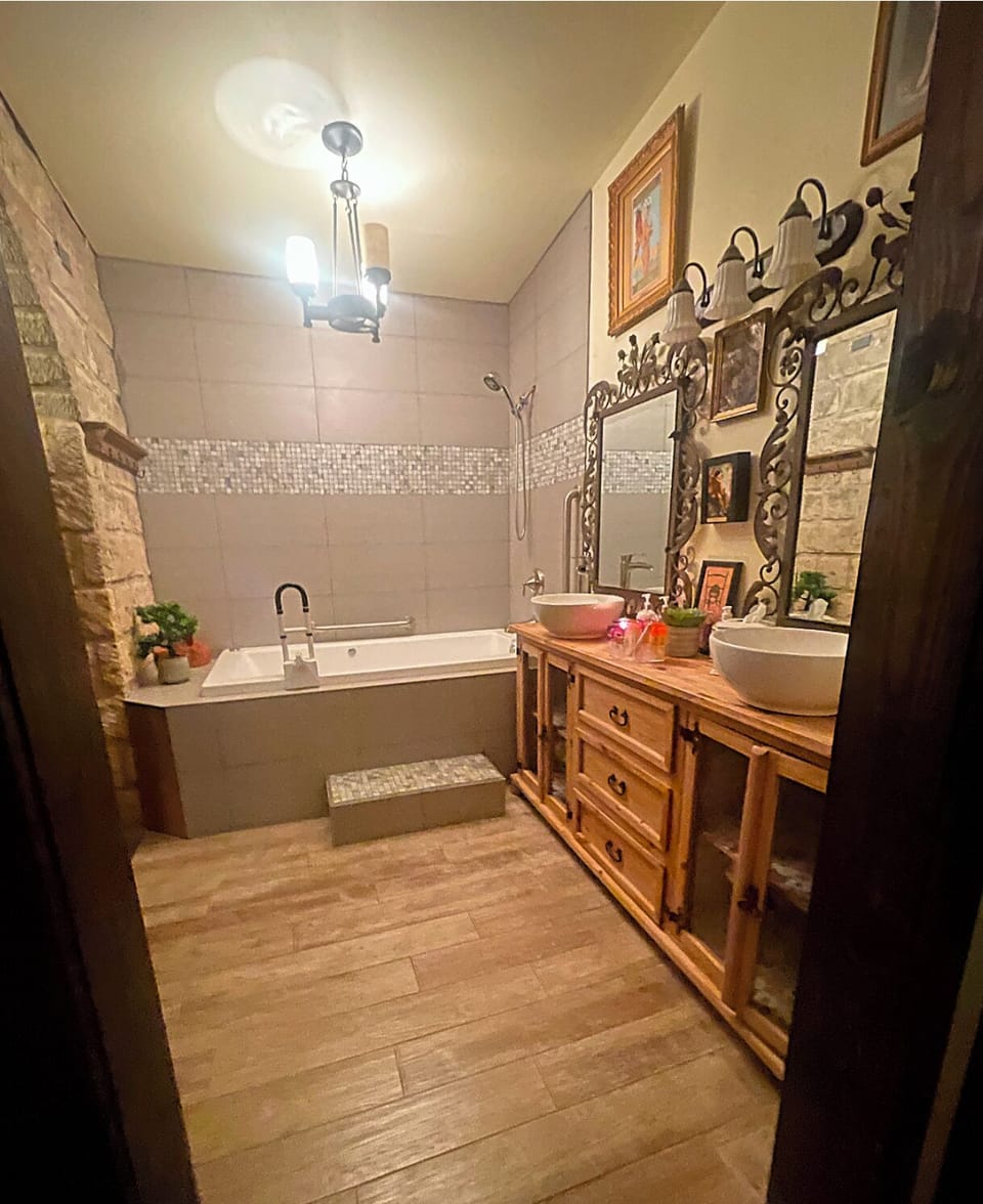 Double Vanity & Sink 