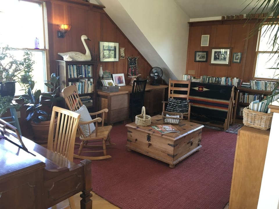 Piano, game area,  toy box full of puzzles and games.Lots of books for all ages
