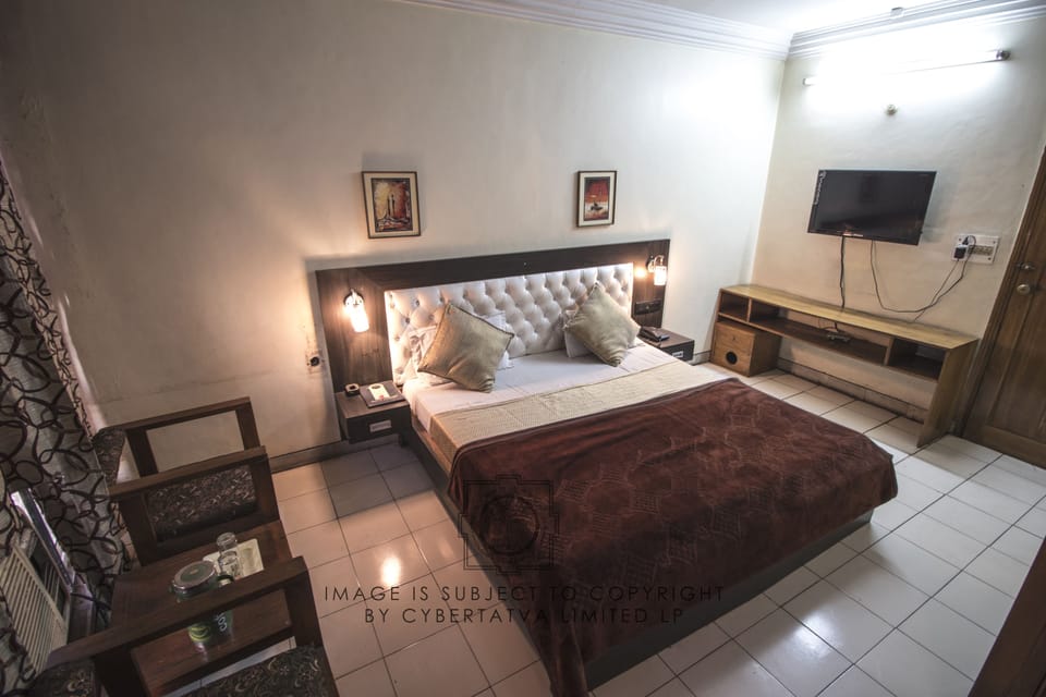 Superior Room, 1 Double Bed | Rollaway beds (surcharge), WiFi (free), bed sheets