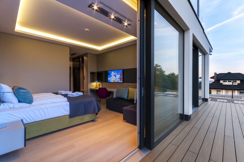 Family Room, Garden View (garden access - 2) | Terrace/patio