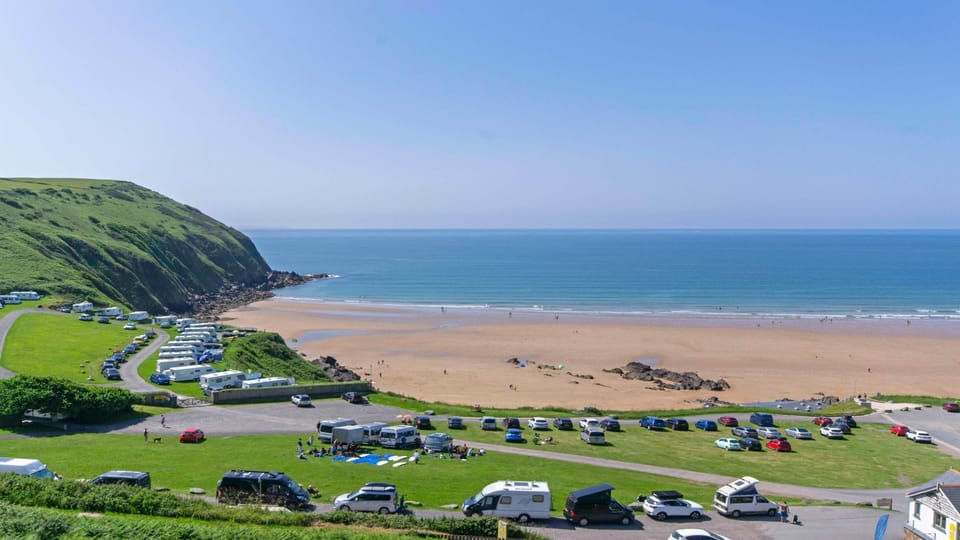 Apt 16, Seaviews, Slps 5 Indoor Heated Pool Apartment in Georgeham