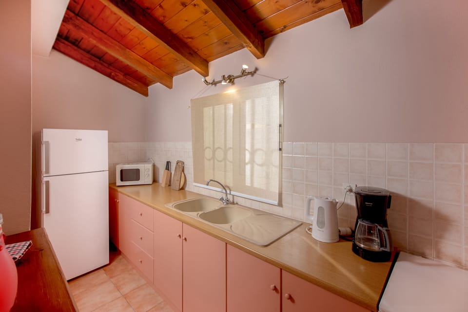 House, 3 Bedrooms, Sea View | Private kitchen | Full-size fridge, oven, stovetop, dishwasher