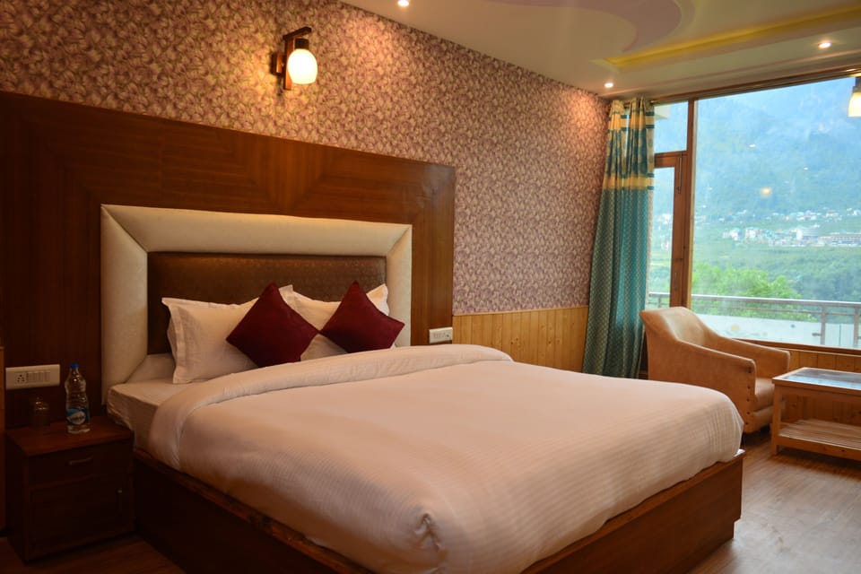 Super Deluxe Room | Desk, rollaway beds, free WiFi