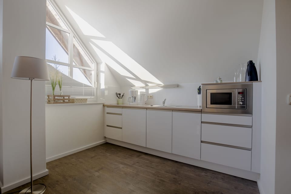 Loft | Private kitchen | Stovetop, coffee/tea maker, electric kettle, toaster