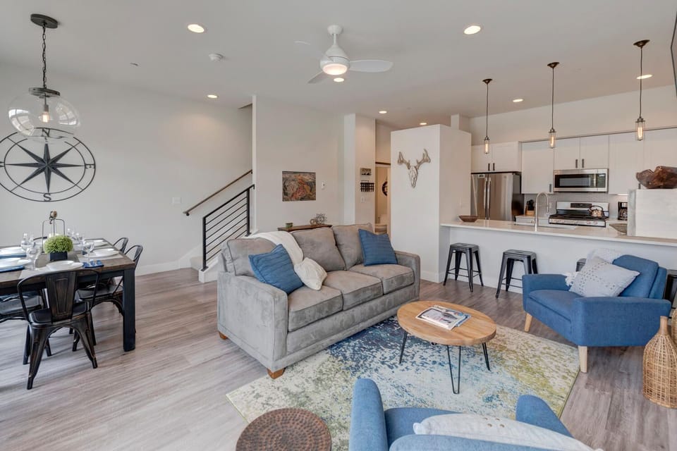 Image of Living and Dining Area in Winter Park Rental.