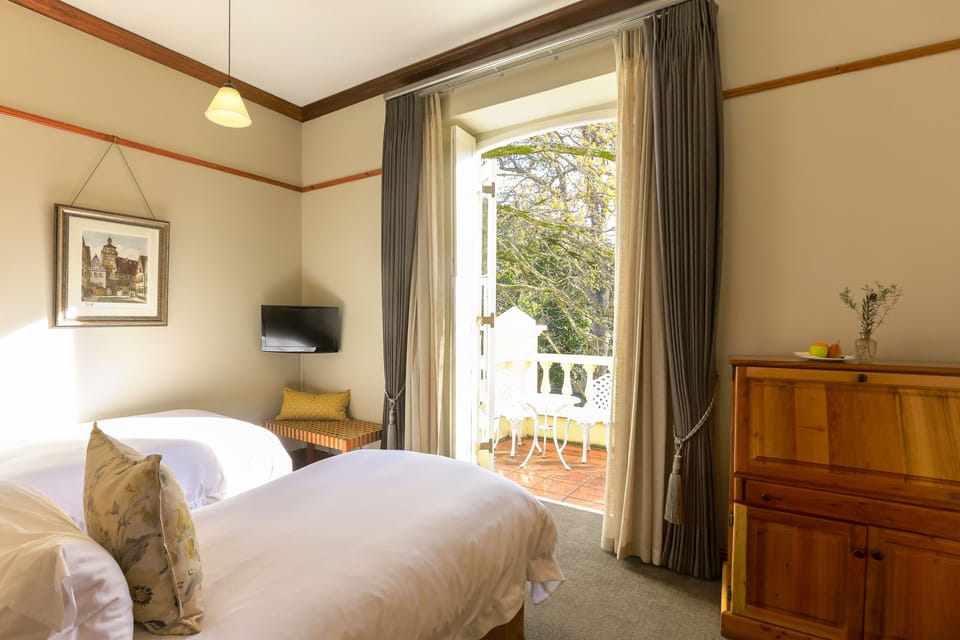 Twin Room, Balcony | 1 bedroom, down comforters, minibar, in-room safe