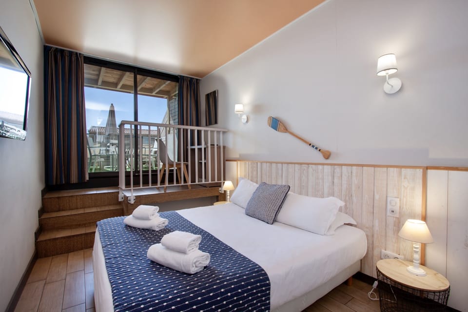 Superior Double Room (Seaside) | Premium bedding, memory foam beds, minibar, in-room safe