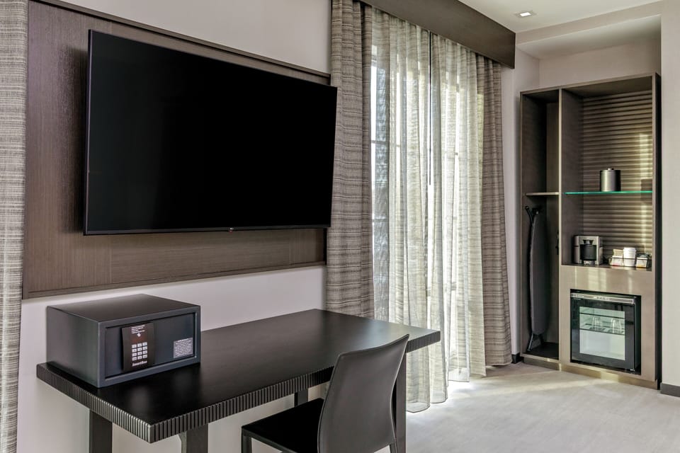 Room, 1 King Bed with Sofa bed, Corner | Hypo-allergenic bedding, desk, laptop workspace, blackout drapes