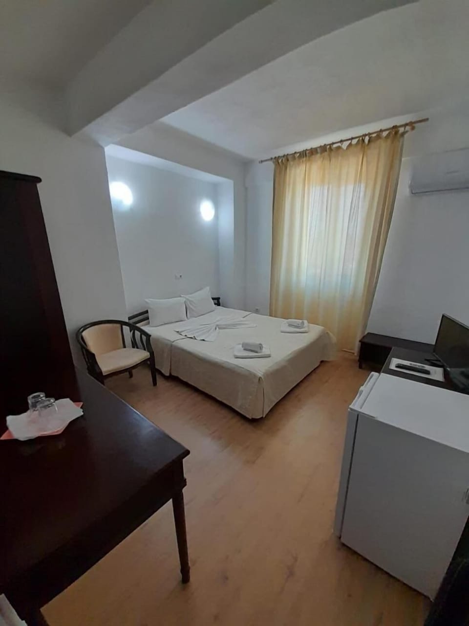 In-room safe, individually decorated, individually furnished, desk