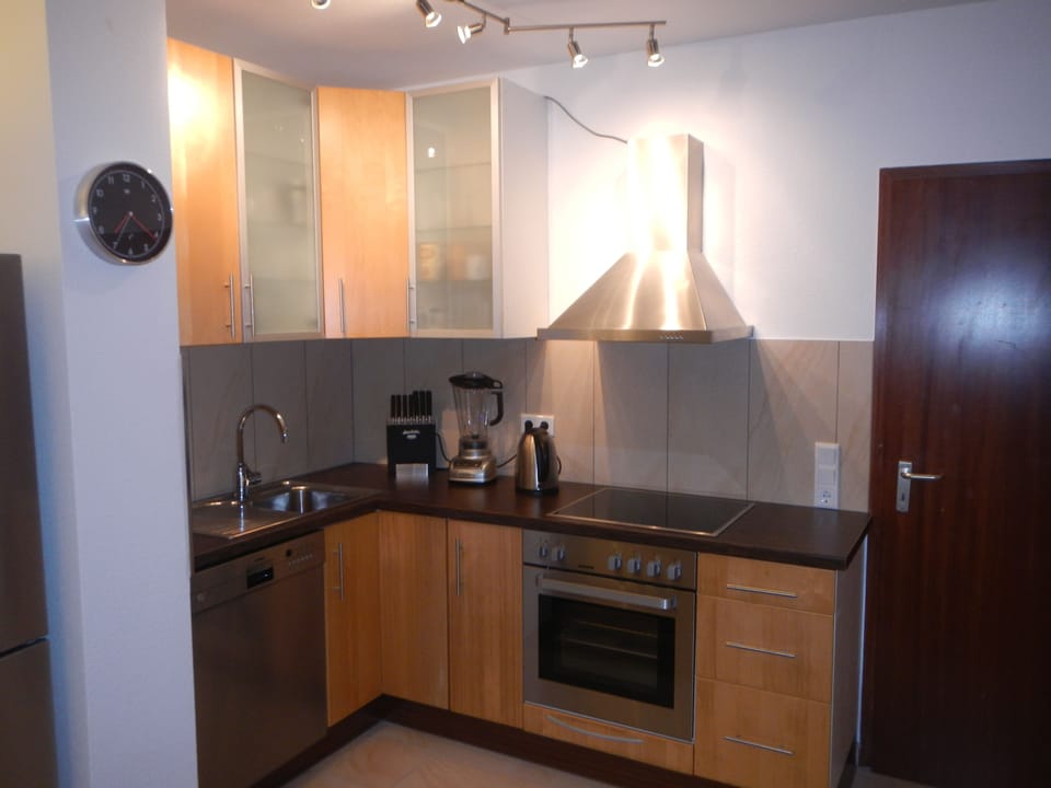 Comfort Apartment, 1 Bedroom (incl. end cleaning fee €40) | Private kitchen | Full-size fridge, microwave, oven, stovetop