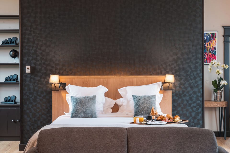 Presidential Suite, 1 Queen Bed (Moonseng) | In-room safe, desk, soundproofing, free WiFi