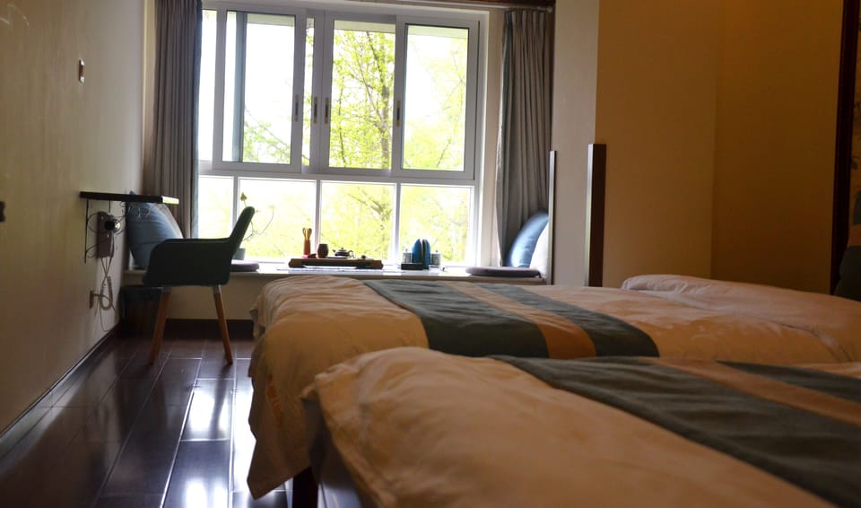 Standard Twin Room | Desk, blackout drapes, WiFi (free)
