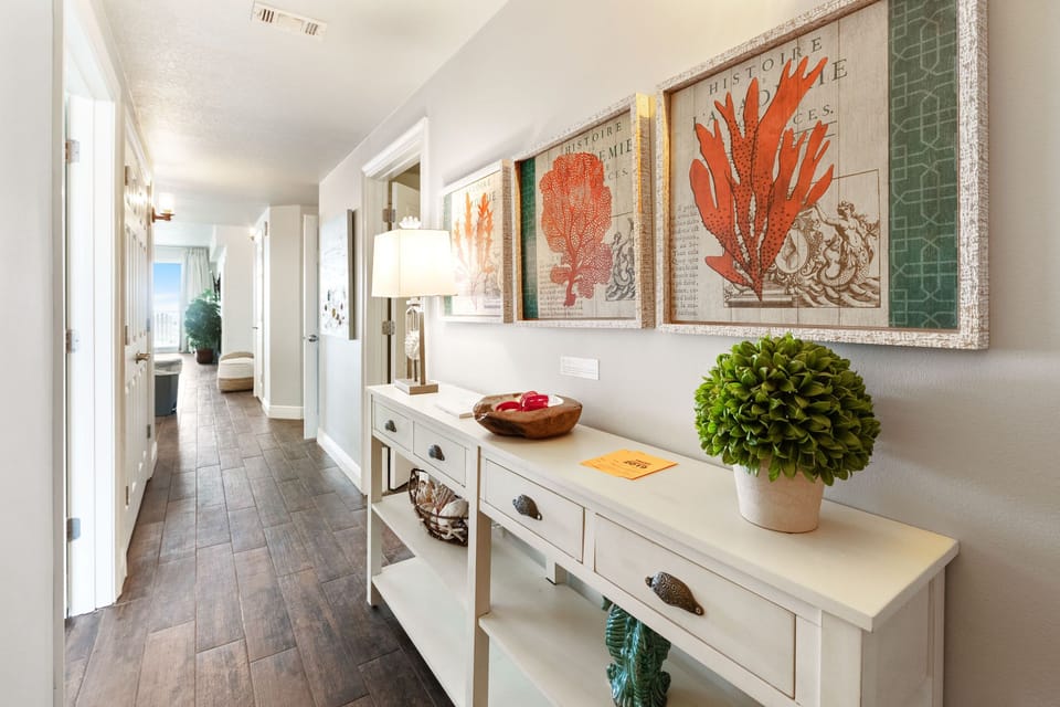 Gorgeous entry welcomes you to Ariel Dunes 2 1601