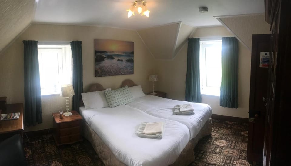 Individually decorated, individually furnished, bed sheets