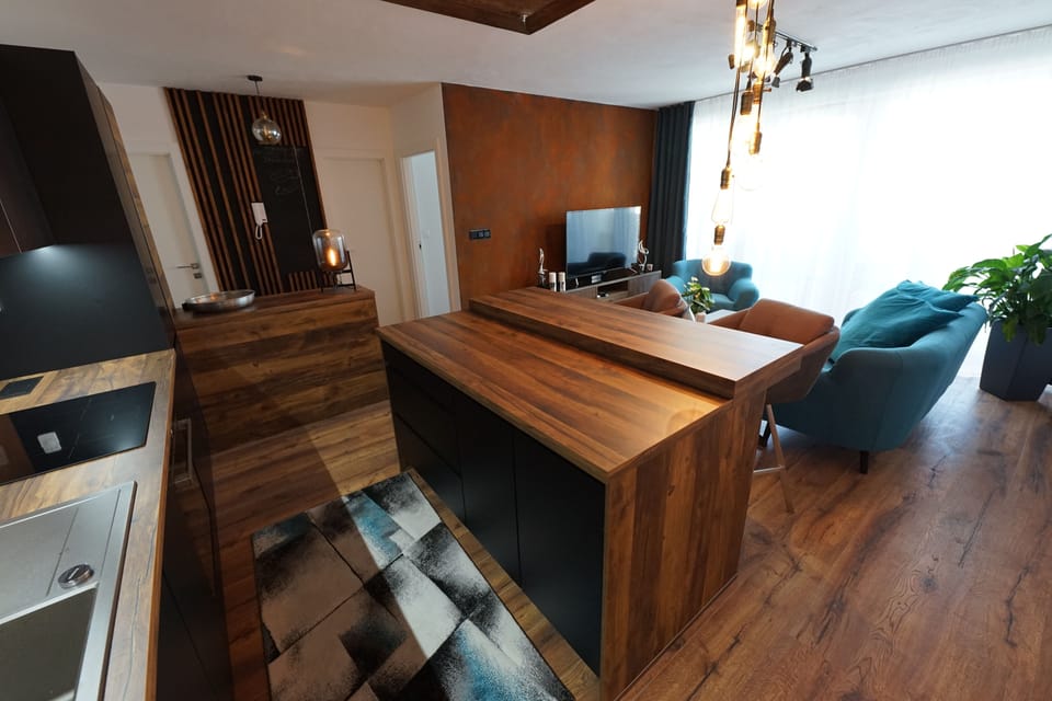 Exclusive Apartment, 1 Queen Bed | Minibar, in-room safe, desk, blackout drapes