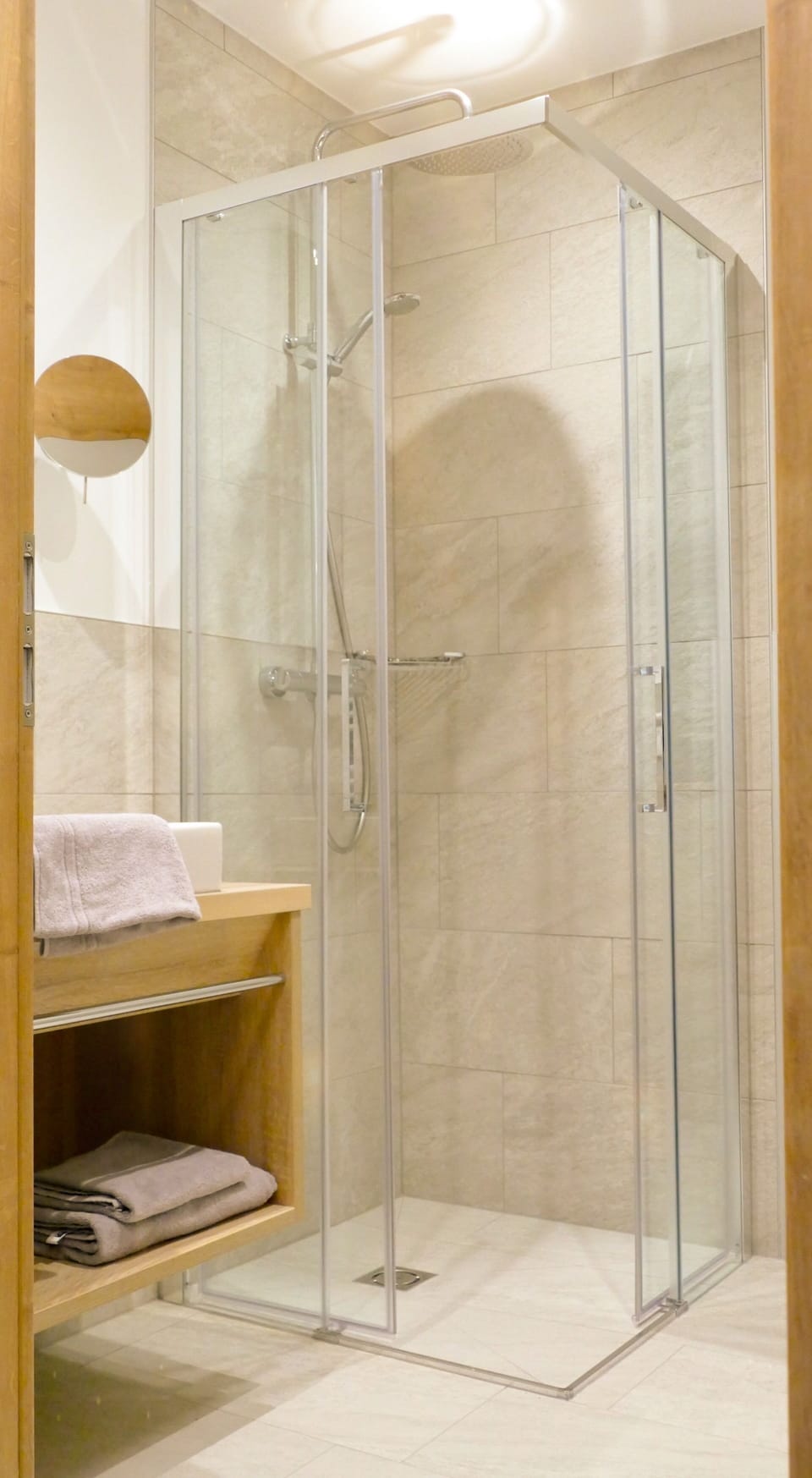 Shower, towels