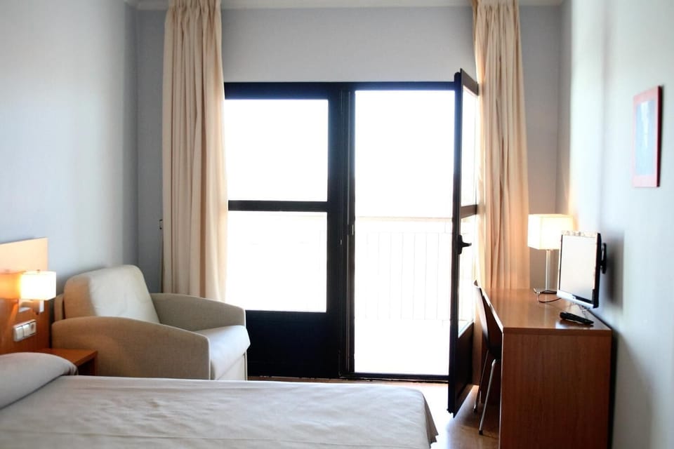 Desk, free cribs/infant beds, free WiFi, bed sheets