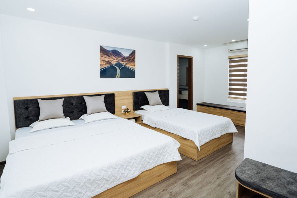 Standard Triple Room | Desk, soundproofing, WiFi (free), bed sheets