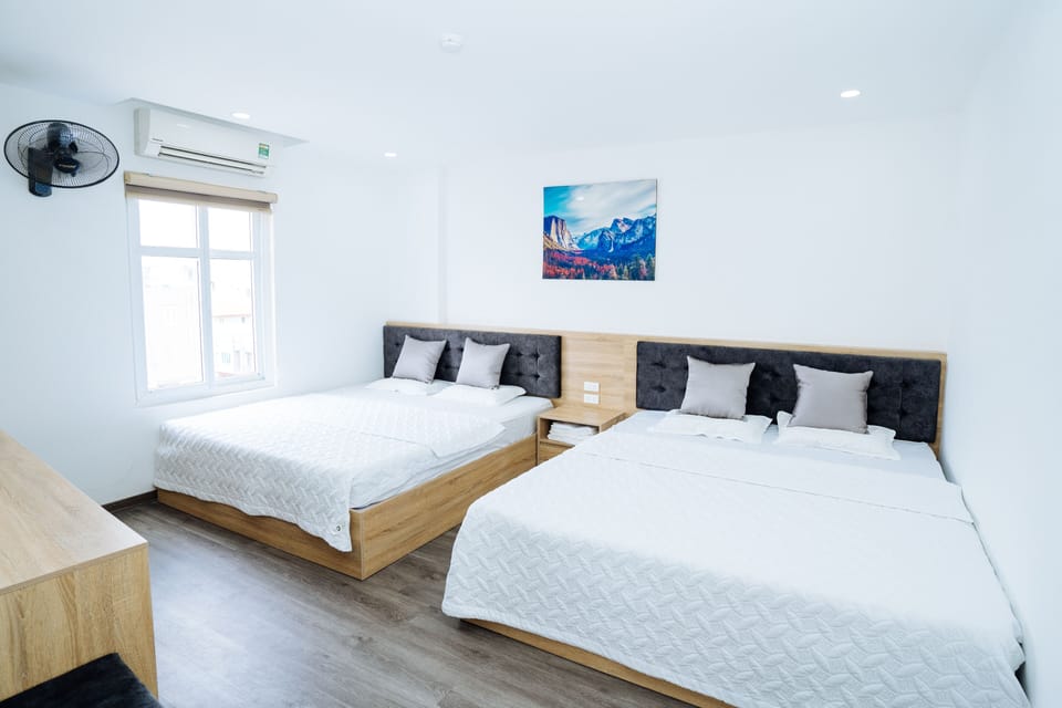 Standard Quadruple Room | Desk, soundproofing, WiFi (free), bed sheets