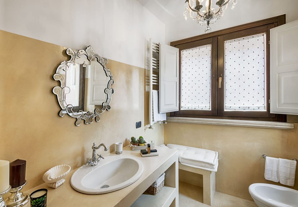 Superior Room, 1 Queen Bed, Garden View (Suite Etna) | Bathroom | Shower, rainfall showerhead, hair dryer, bidet