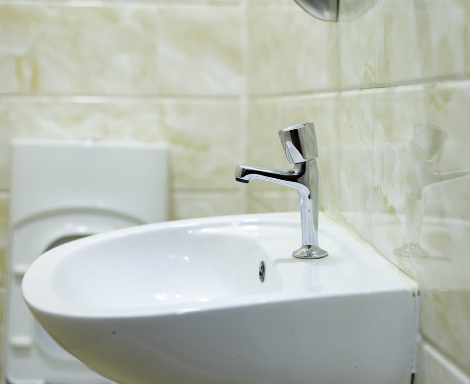 Bathroom sink