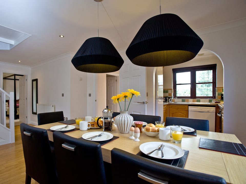 Lovely dining area | Holly - Woodland Retreat, Wadebridge