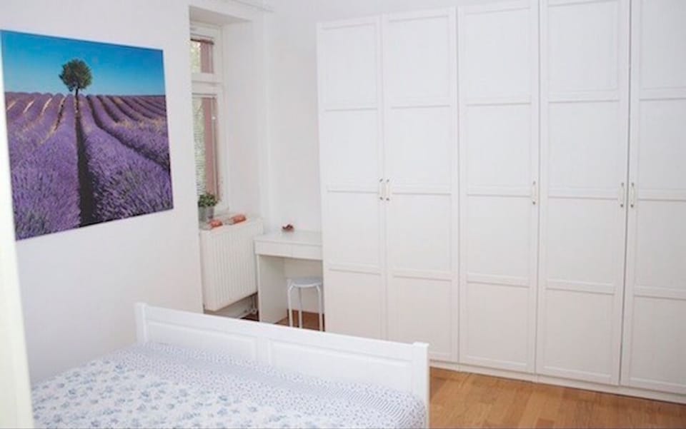 Spacious wardrobe in the master bedroom. 