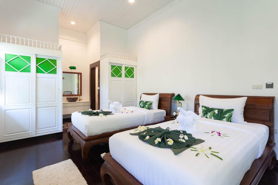 Suite, 2 Twin Beds | In-room safe, iron/ironing board, free WiFi, bed sheets