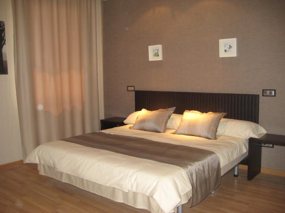 Down comforters, desk, iron/ironing board, free WiFi