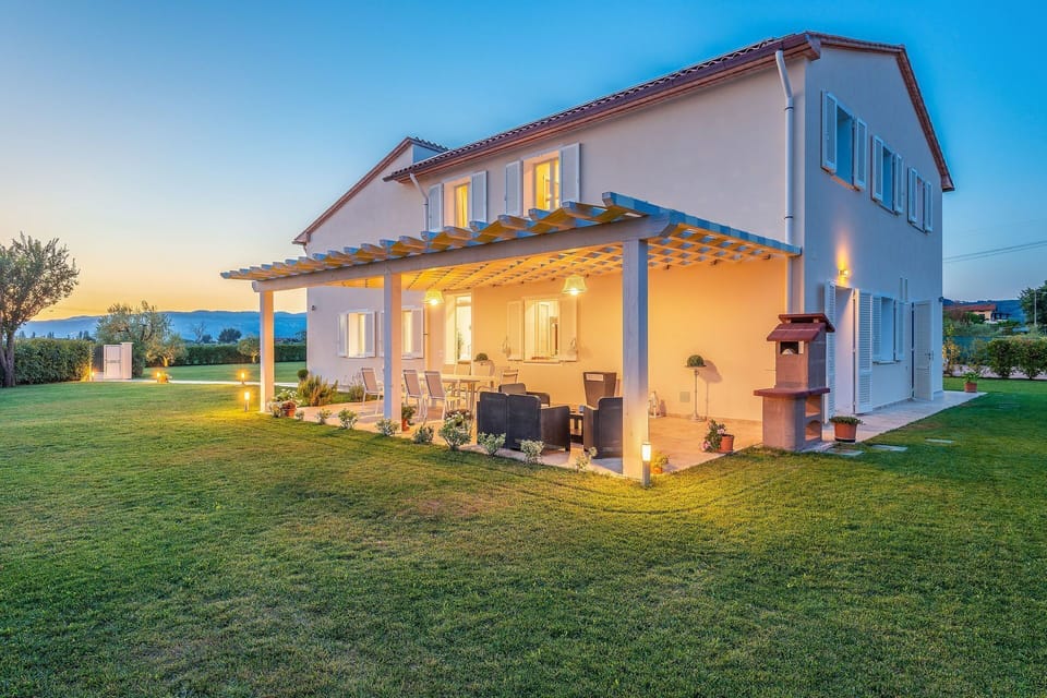 Building Exterior, Garden, Outdoor, Pool